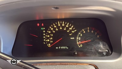 Lot 4 - 1995 TOYOTA GRANVIA