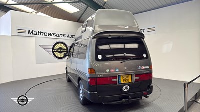 Lot 4 - 1995 TOYOTA GRANVIA