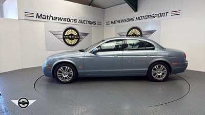 Lot 445 - 2004 JAGUAR S-TYPE DIESEL
