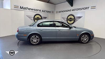 Lot 445 - 2004 JAGUAR S-TYPE DIESEL