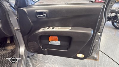 Lot 758 - 2014 MITSUBISHI L200 TROJAN DCB DI-D 4X4