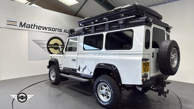 Lot 694 - 2001 LAND ROVER DEFENDER 110 TD5