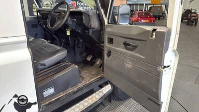 Lot 694 - 2001 LAND ROVER DEFENDER 110 TD5