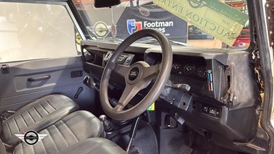 Lot 694 - 2001 LAND ROVER DEFENDER 110 TD5