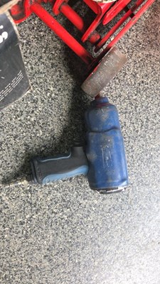 Lot 621 - SELECTION OF GARAGE EQUIPMENT