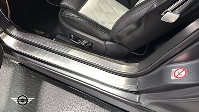 Lot 674 - 2004 BENTLEY CONTINENTAL GT AUTO