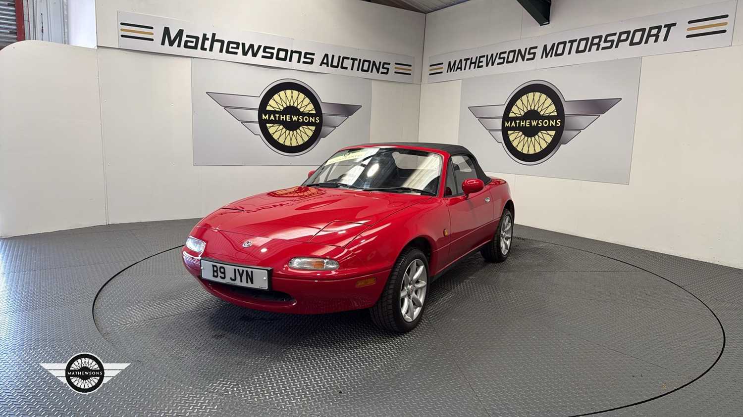 Lot 97 - 1998 MAZDA MX-5