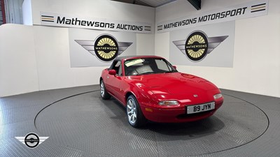 Lot 97 - 1998 MAZDA MX-5