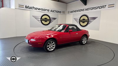 Lot 97 - 1998 MAZDA MX-5