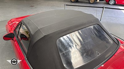 Lot 97 - 1998 MAZDA MX-5