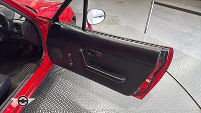 Lot 97 - 1998 MAZDA MX-5