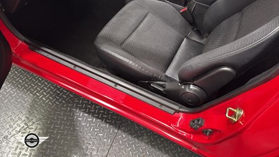 Lot 97 - 1998 MAZDA MX-5