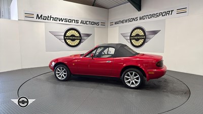Lot 97 - 1998 MAZDA MX-5