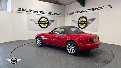 Lot 97 - 1998 MAZDA MX-5