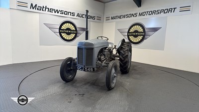 Lot 880 - 1952 MASSEY FERGUSON