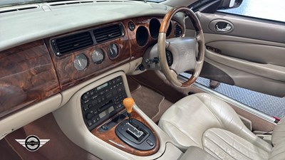 Lot 442 - 1999 JAGUAR XK8 CONVERTIBLE AUTO