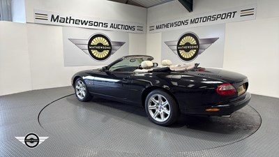 Lot 442 - 1999 JAGUAR XK8 CONVERTIBLE AUTO