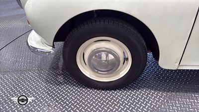 Lot 660 - 1968 MORRIS MINOR 1000
