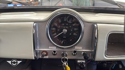 Lot 660 - 1968 MORRIS MINOR 1000