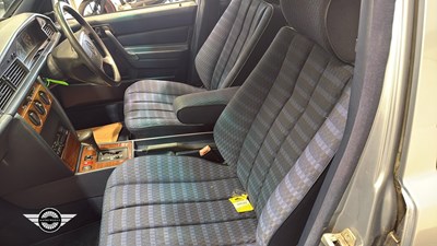 Lot 808 - 1993 MERCEDES 190E AUTO