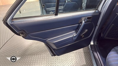 Lot 808 - 1993 MERCEDES 190E AUTO