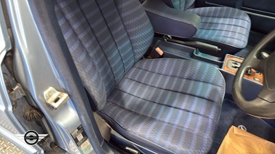 Lot 808 - 1993 MERCEDES 190E AUTO