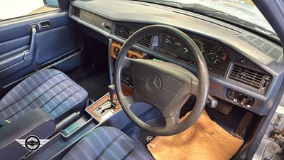 Lot 808 - 1993 MERCEDES 190E AUTO