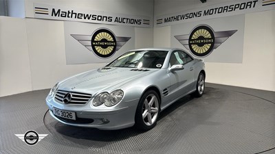 Lot 699 - 2005 MERCEDES SL 350 AUTO