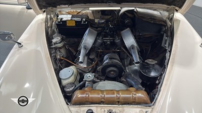 Lot 57 - 1968 DAIMLER V8 250