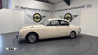 Lot 57 - 1968 DAIMLER V8 250