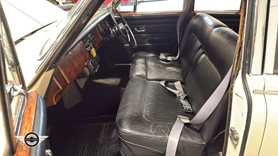 Lot 57 - 1968 DAIMLER V8 250