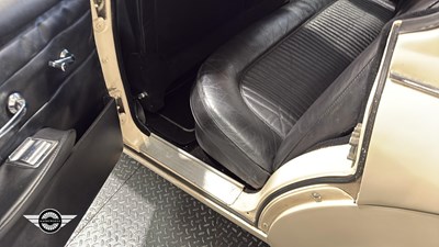 Lot 57 - 1968 DAIMLER V8 250