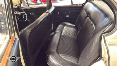 Lot 57 - 1968 DAIMLER V8 250