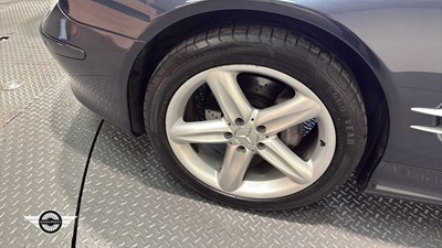 Lot 718 - 2004 MERCEDES SL 350 AUTO