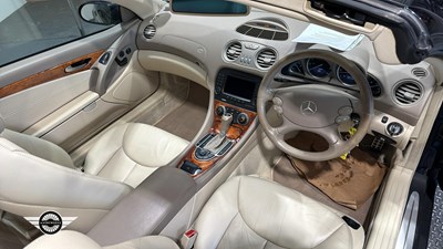 Lot 718 - 2004 MERCEDES SL 350 AUTO