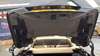 Lot 718 - 2004 MERCEDES SL 350 AUTO