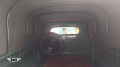 Lot 42 - 1952 MORRIS COWLEY