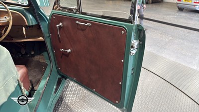 Lot 42 - 1952 MORRIS COWLEY