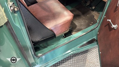 Lot 42 - 1952 MORRIS COWLEY