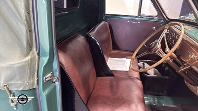 Lot 42 - 1952 MORRIS COWLEY