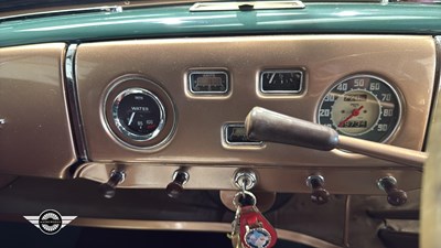 Lot 42 - 1952 MORRIS COWLEY