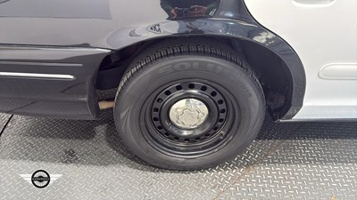 Lot 900 - 2001 FORD CROWN VICTORIA AUTO