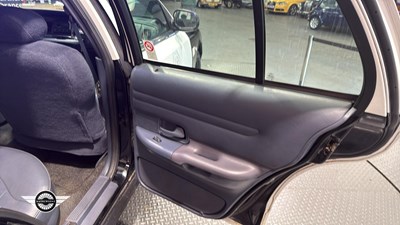 Lot 900 - 2001 FORD CROWN VICTORIA AUTO