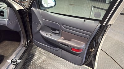 Lot 900 - 2001 FORD CROWN VICTORIA AUTO