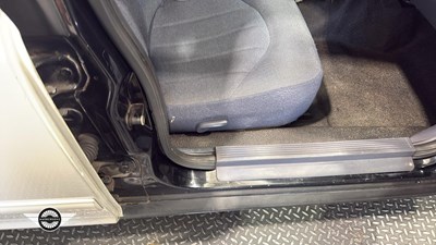Lot 900 - 2001 FORD CROWN VICTORIA AUTO