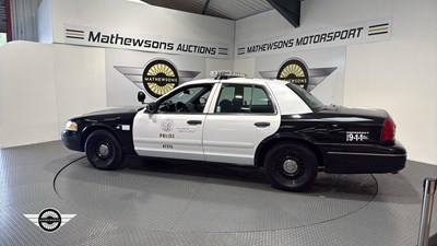 Lot 900 - 2001 FORD CROWN VICTORIA AUTO