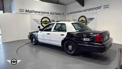 Lot 900 - 2001 FORD CROWN VICTORIA AUTO