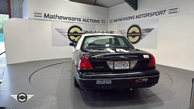 Lot 900 - 2001 FORD CROWN VICTORIA AUTO
