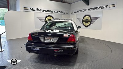 Lot 900 - 2001 FORD CROWN VICTORIA AUTO