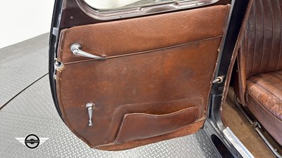 Lot 12 - 1948 MORRIS